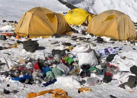 Nepal pretende limitar número de escaladores no Everest, aumentar o valor da permissão e usar drones na luta contra o lixo na montanha